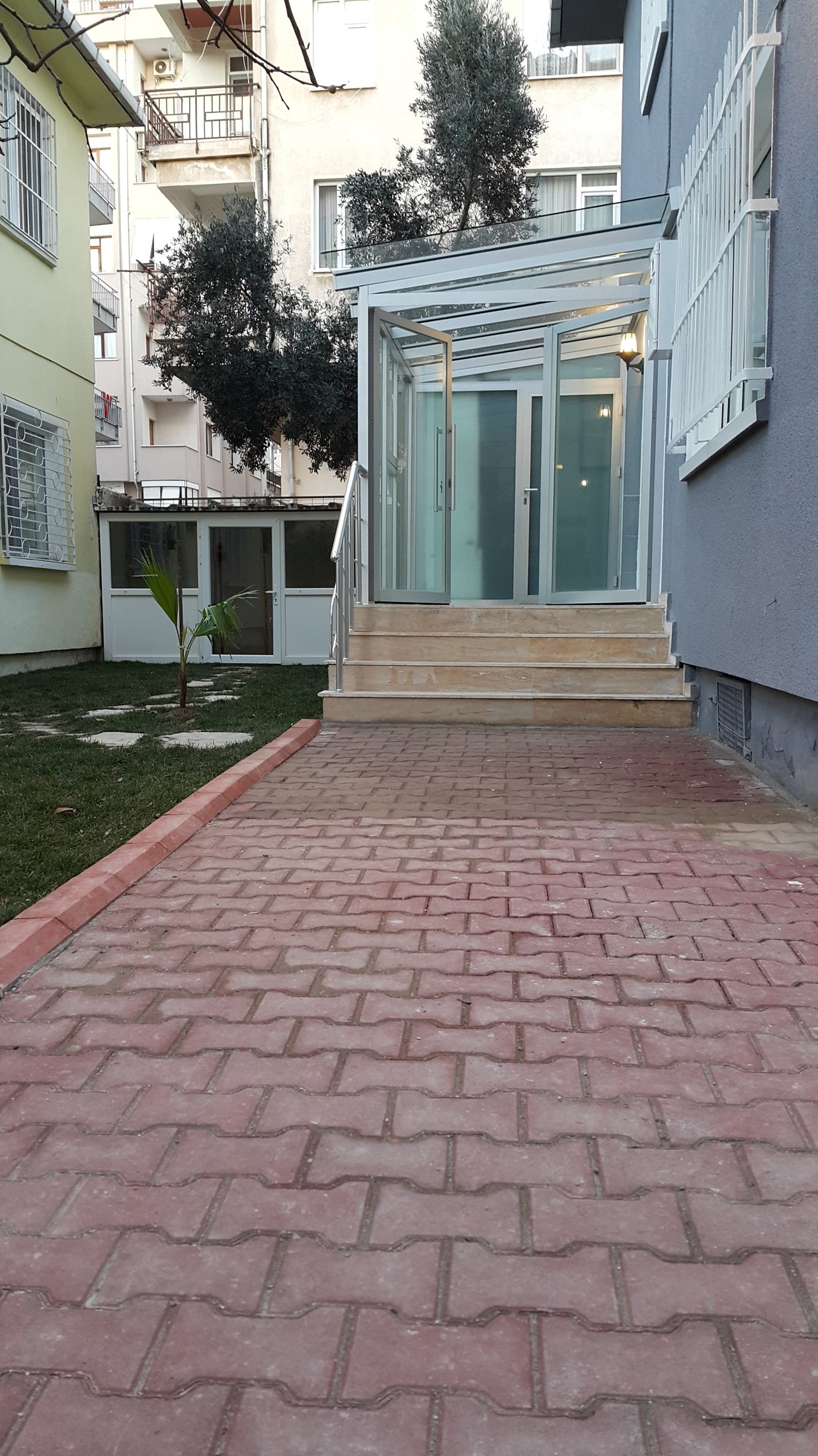 UZMANLAR POSTA TAŞIMACILIK